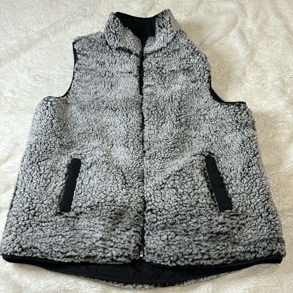 Sherpa Reversible‎ Vest - Picture 10 of 10